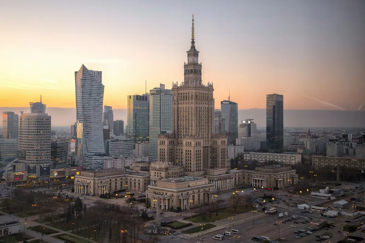 Warszawa — Pałac Kultury i Nauki oraz wieżowce w tle